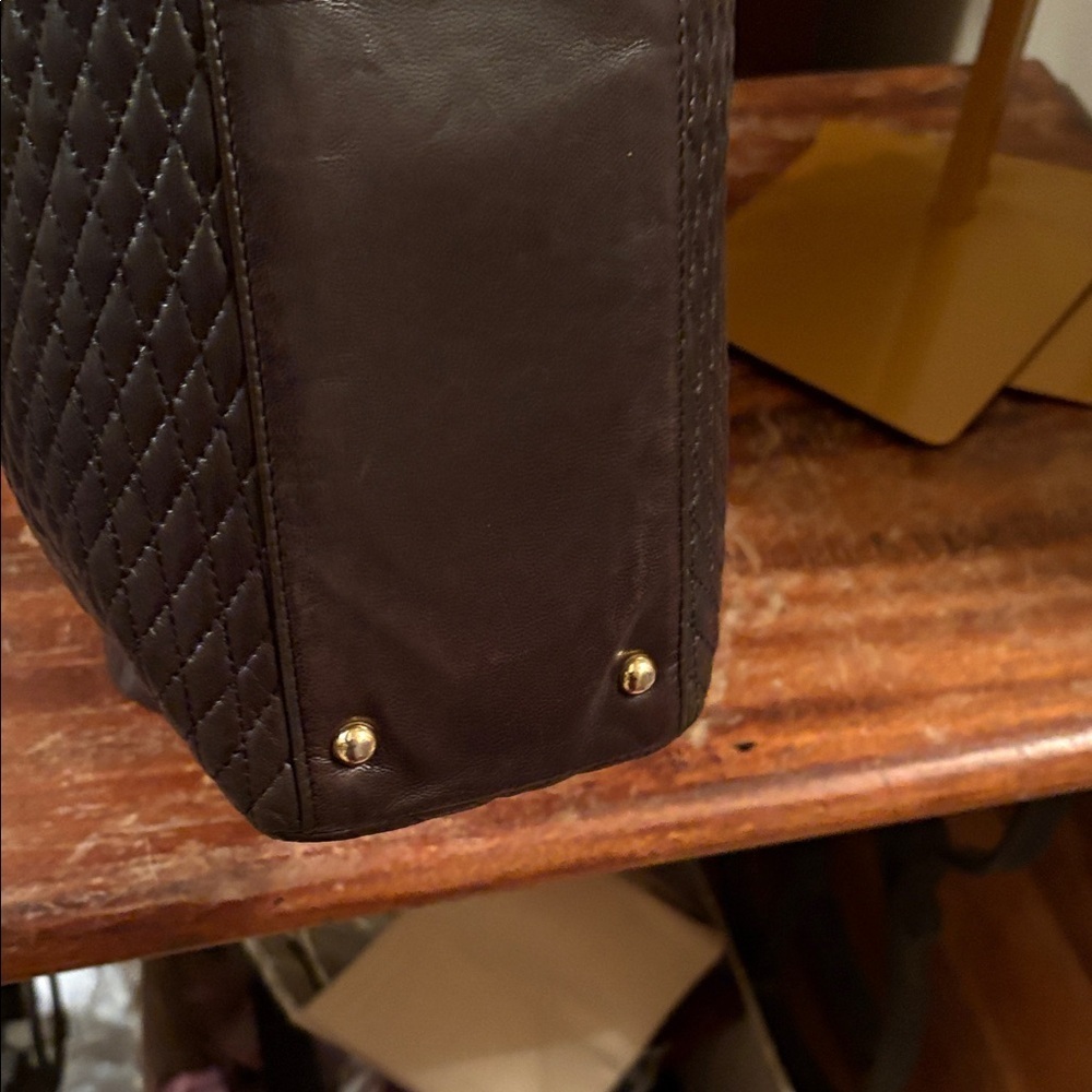 Bally Luxury women’s hand bag in excellent condition - Picture 8 of 16